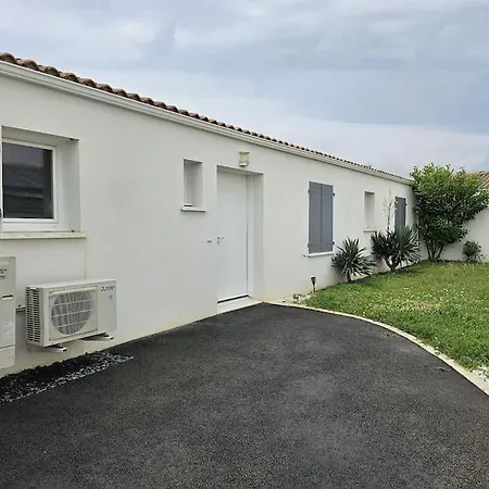 Jolie Maison Neuve Avec Piscine Villa