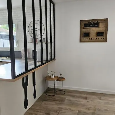 Jolie Maison Neuve Avec Piscine Villa