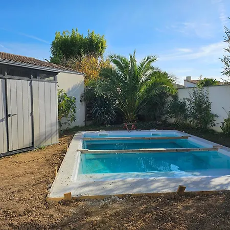 Jolie Maison Neuve Avec Piscine